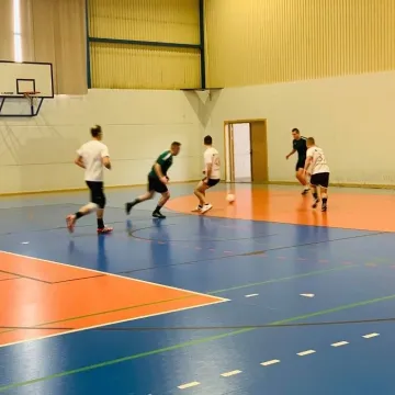 Byg-Front na prowadzeniu