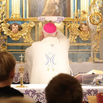 Freski, ołtarze i obrazy w nowej odsłonie. Kościół w Strzałkowie po renowacji