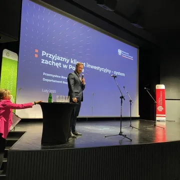 [WIDEO] Spotkania przedsiębiorców w Radomsku: Jak skorzystać z funduszy unijnych i rozwijać biznes