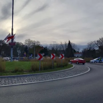 Zlot i parada zabytkowych samochodów w Święto Niepodległości w Radomsku