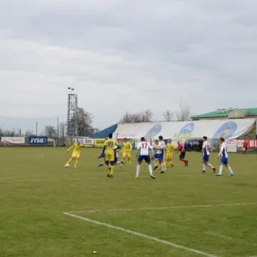 RKS Radomsko remisuje z Bronią Radom 1:1