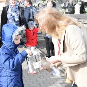 Kwesta na cmentarzach w Radomsku