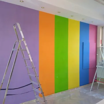 Licealistki z częstochowskiego plastyka namalowały mural w PSP nr 7 w Radomsku