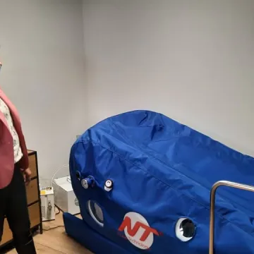 Kabina hiperbaryczna jest już na wyposażeniu Centrum Terapii Koniczynka w Radomsku