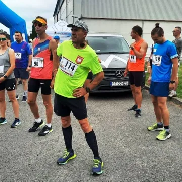 Ponad setka biegaczy stanęła na starcie biegu ulicznego w Radomsku