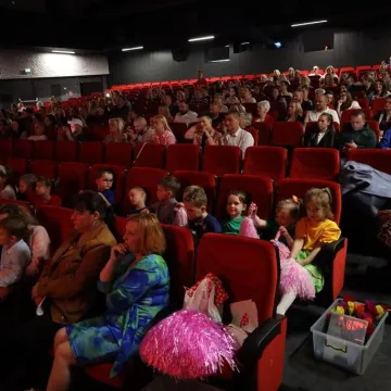 Dzieci z PP nr 9 w Radomsku wystąpiły w MDK dla mamy i taty