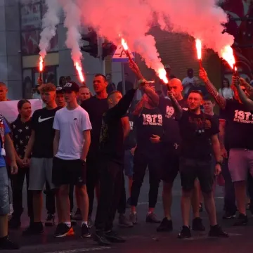 Pamiętają o bohaterach. Kibice RKS Radomsko uczcili godzinę „W”