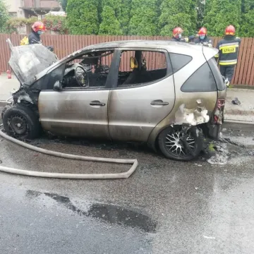 Na ul. Przedborskiej w Radomsku spłonął samochód