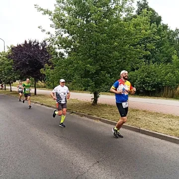 Ponad setka biegaczy stanęła na starcie biegu ulicznego w Radomsku