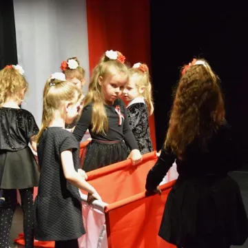 Piosenką uczcili Niepodległą