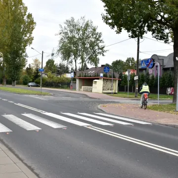 Piotrków Tryb.: aktywne przejścia chronią pieszych