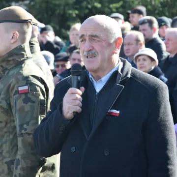 Cześć i chwała bohaterom!