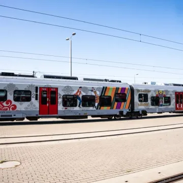 Folkowy pociąg ŁKA „Dziesięciolatek”