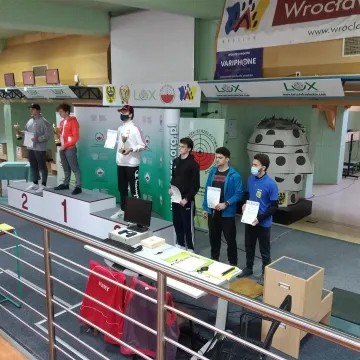 Strzeleckie sukcesy pistoleciarzy OKSS „10-tka”