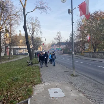 Na trasie Pieszego Maratonu Niepodległości