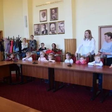 Przedszkolaki z wizytą w urzędzie miasta