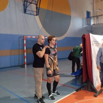 Herosi z Radomska z medalami w Dobryszycach