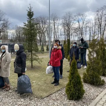 Oddali puszki, otrzymali sadzonki