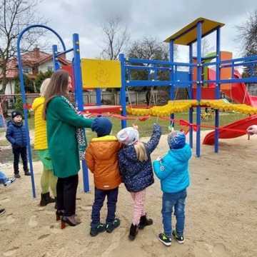 Nowy plac zabaw dla dzieci z PP 4 w Radomsku