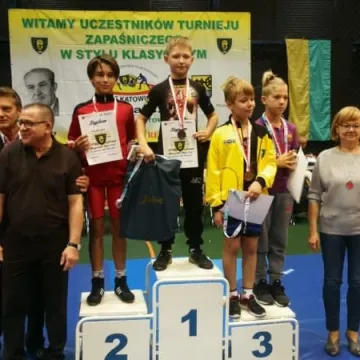 5 medali dla zapaśników ZKS Radomsko