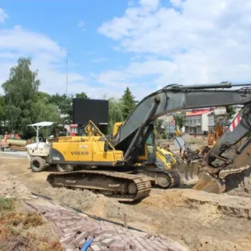 Przebudowa skrzyżowania trwa