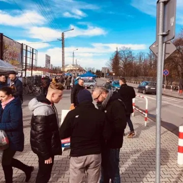 Zbierają podpisy poparcia