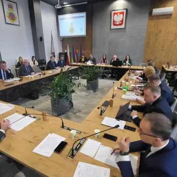 Miejscy radni przyjęli zmiany w budżecie. Co zaplanowano?