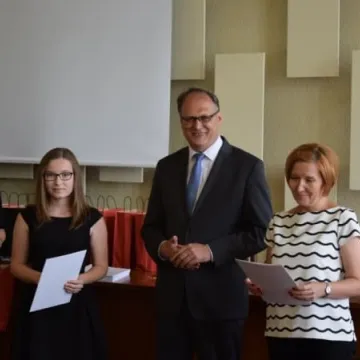 Prezydent nagrodził uzdolnionych uczniów 