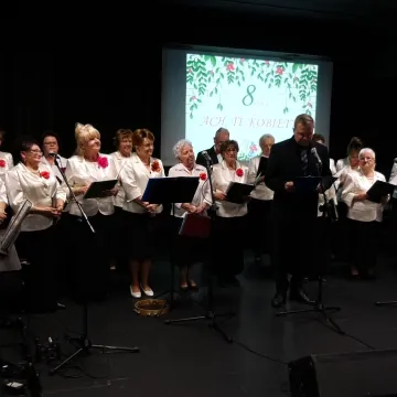 Ach, te Kobiety… koncert na Dzień Kobiet w MDK w Radomsku