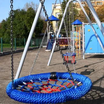 W Piotrkowie Tryb. powstał nowy plac zabaw