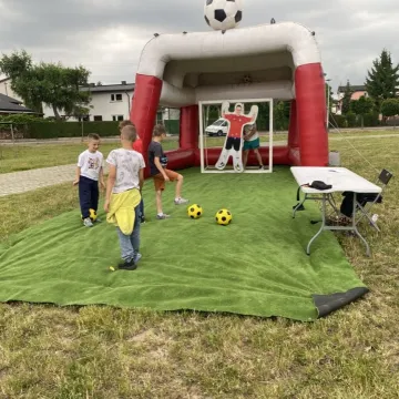Twórcze chillowanie na Gliniankach. Piknik mimo kapryśnej pogody