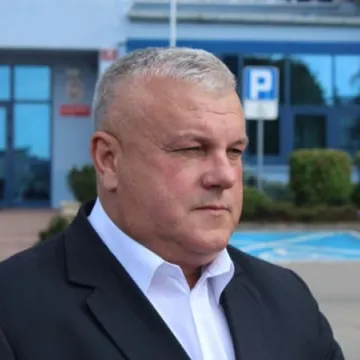 Wygrał w sądzie, posprząta po PiS