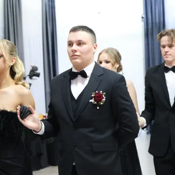 Studniówka uczniów „Drzewniaka” w Kobielach Wielkich