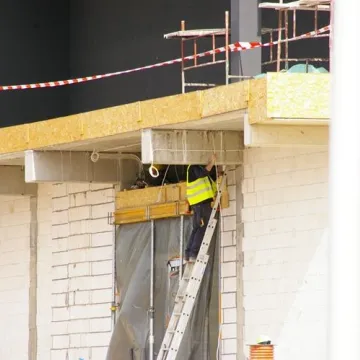 Radni wizytowali budowę nowego basenu w Radomsku