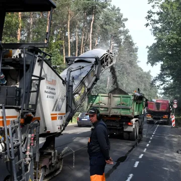 Piotrków Tryb.: frezarki na ul. Rakowskiej. Są duże utrudnienia