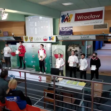 Strzeleckie sukcesy pistoleciarzy OKSS „10-tka”