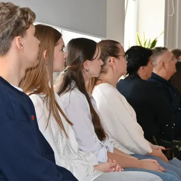 Fundacja FRAME i II LO w Radomsku zorganizowały Okrągły Stół dla przyszłości miast i wsi