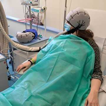 Szpital Powiatowy w Radomsku kupił czepki do chemioterapii redukujące całkowitą utratę włosów