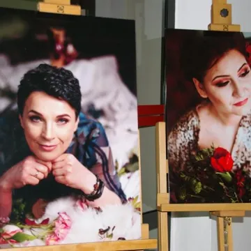 Wygrały z nowotworem. Teraz pozują do zdjęć, by dać siłę chorym kobietom