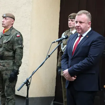 W Radomsku oddano hołd bohaterom. Był apel i salwa honorowa