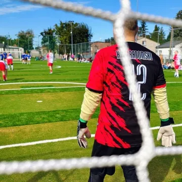 Policjanci w sportowej rywalizacji z uczniami PSP nr 9 w Radomsku