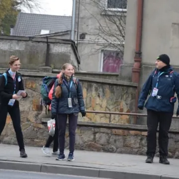 Wyruszyli na trasę VIII Pieszego Maratonu Niepodległości