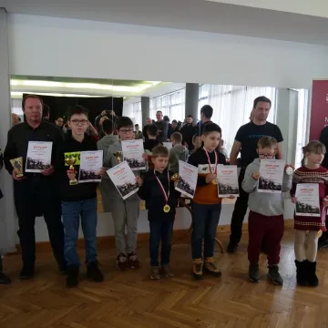 V runda szachowego turnieju w MDK
