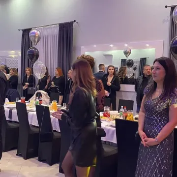 Szampańska zabawa studniówkowa ZSE w Radomsku