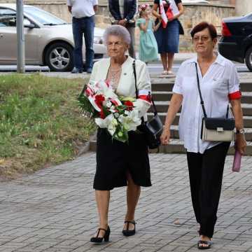 W Radomsku uczczono 78. rocznicę Powstania Warszawskiego. Kwiaty pod Pomnikiem Grobem Nieznanego Żołnierza