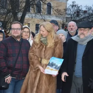 Zapalili chanukowe świece na placu 3 Maja w Radomsku