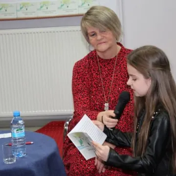 Spotkanie autorskie z Ewą Kaczmarczyk w bibliotece w Radomsku