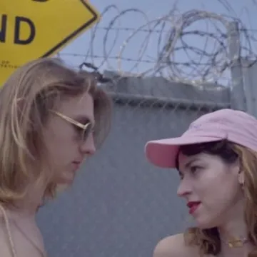 LASS z nowym utworem i klipem „Twin Peaks”