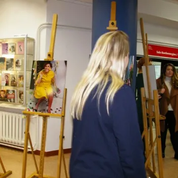 Wygrały z nowotworem. Teraz pozują do zdjęć, by dać siłę chorym kobietom