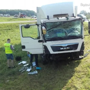 Wypadek z udziałem autobusu na DK1